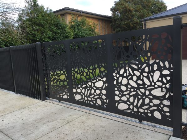 AUTOMATIC (MOTORISED) SLIDING GATE